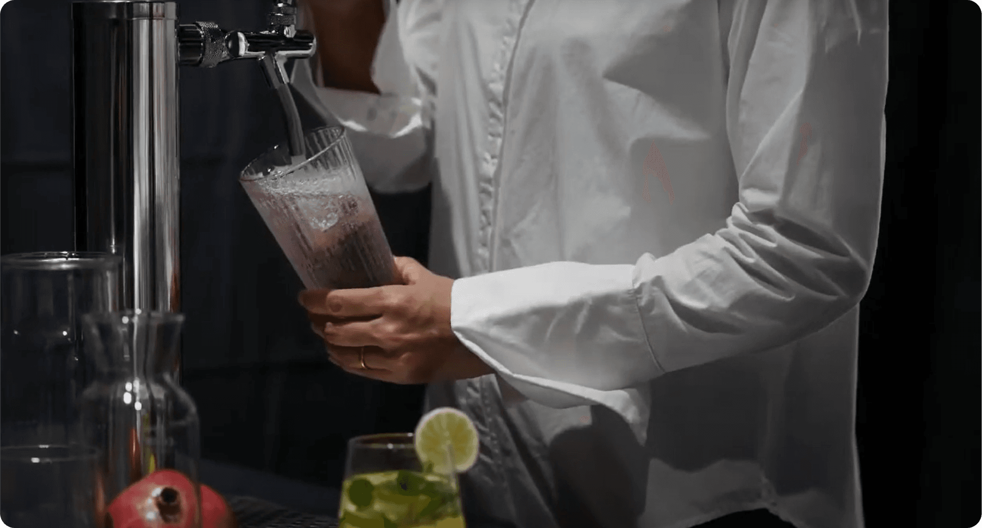 HiBot Sparkling Water Machine in action